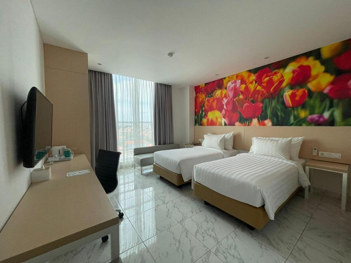 Palm Park Hotel Surabaia Exterior foto